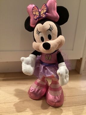 Adorable Singing And Dancing Ballerina Minnie Mouse